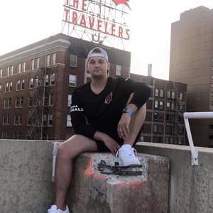 Meet your Posher, Ethan